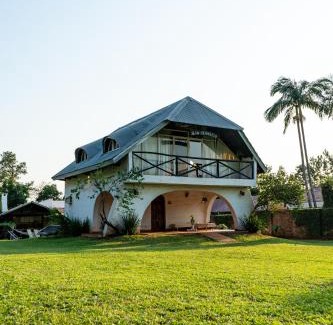 Posadas House | " Casa quinta "San Bernardo" Con Pileta y amplio jardín