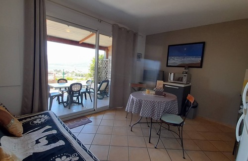 Propriano Apartment | Casa Régina - T2 N ° 3/Panoramic sea view terrace