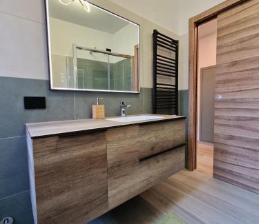 Malgrate Apartment | Casa RESEGONE