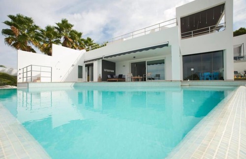 Cala Comte Villa | Casa Rosa de los Vientos, al lado de la playa