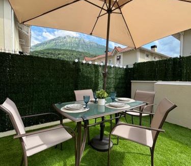 Arredondo House | Casa Rugama Chalet con piscina de temporada en el corazón de Cantabria