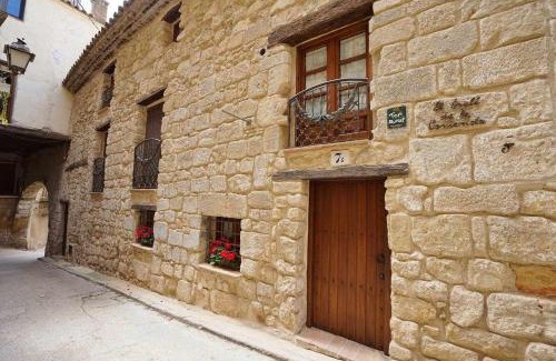 Horta de Sant Joan House | Casa rural con mucho encanto en un entorno mágico
