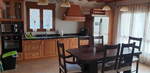 La Salceda Apartment | CASA RURAL EL PILON