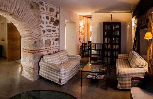 Totanes House | Casa rural Patio del Maestro Puy du Fou a 20km