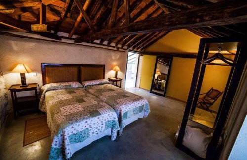 Totanes House | Casa rural Patio del Maestro Puy du Fou a 20km