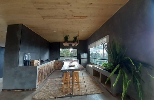 Sesquile Cabin | Casa Rural Reformada con Chimenea, al Lado de Rutas de Senderismo