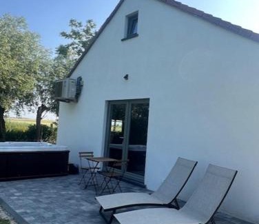 Wulpen House | Casa Terra - Landelijk gastenverblijf met jacuzzi en IR-sauna