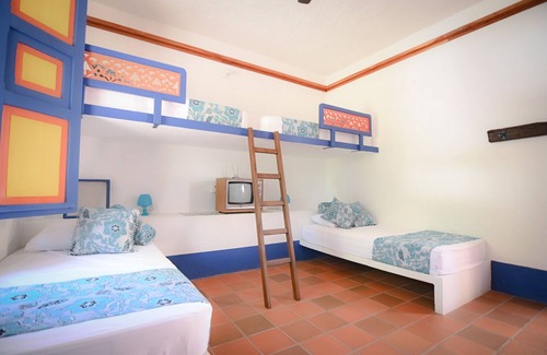 Quebrada Guadalejo Other | ¡Casa turística colonial con piscina privada en la rivera del río Cauca!