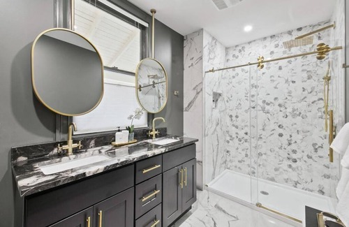 North End House | Casa Van Gogh: a Historic N. Slope retreat