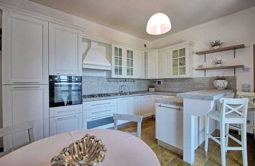 Castiglion Fiorentino Villa | Casa White - Holiday Home with private pool and big garden near Castiglion Fiorentino, in Tuscany