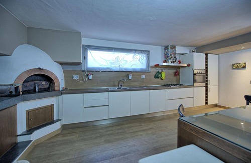 Castiglion Fiorentino Villa | Casa White - Holiday Home with private pool and big garden near Castiglion Fiorentino, in Tuscany