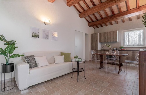 Colle San Valentino Villa | Casale Mignola dream relaxation between olive trees and hills