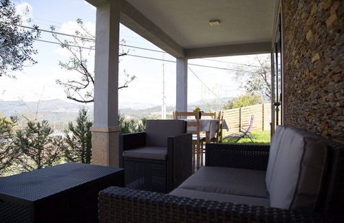 Arco de Baulhe House | Casas do Paço - Holiday homes, Casa Amarela