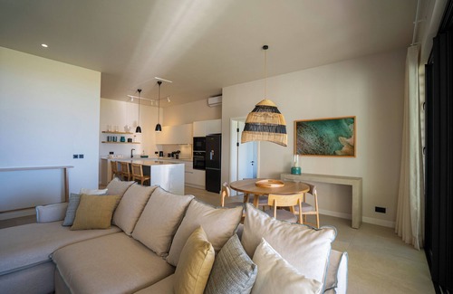 Pointe D'esny Apartment | CasaWapa - Waterfront Apartment