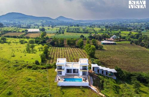 Dindori Villa | Cascading Valleys by StayVista - Villa with Lush mountain & Lake views and swimming pool