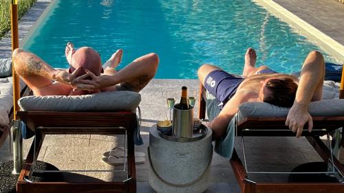 Canove Bed & Breakfast | Cascina GianTino suite Sughero - G A Y - M E N - O N L Y