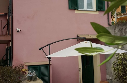 Oneglia House | Cascine di Oneglia area, accommodation in period building, suitable for families