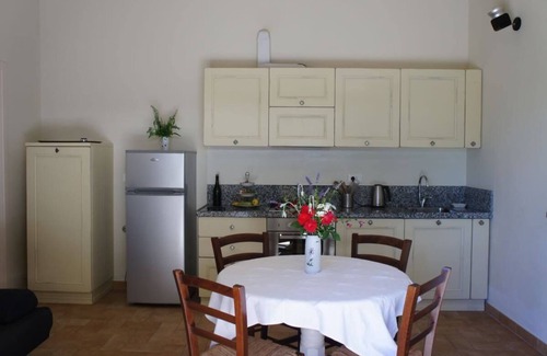 Castel di Mezzo Apartment | Case San Bartolo-Gelsomino: in nature reserve by the sea-pool-fantastic view