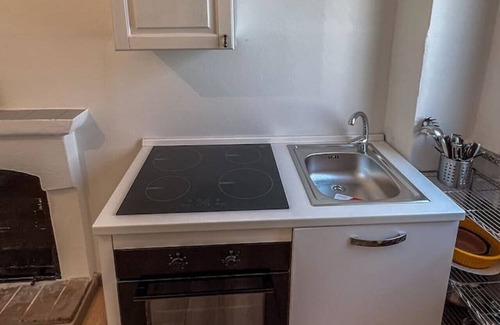 San Giorgio Lucano Apartment | Casetta San Giorgio - Riverside Getaway