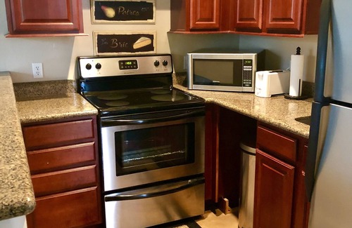 Anthem House | Casita Del sol, 1 BR 1BA-Sleeps 4. Minimum Stay 4 nights. Great North Phoenix