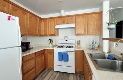 Lake Isabella Cottage | Casita Isa is located 1 mile from the Lake!