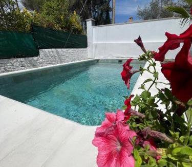 La Torre de Claramunt House | Casita rural con piscina