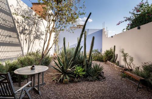 La Cruz House | Casona del Buen Huerto, Modern 2BR Home in Queretaro