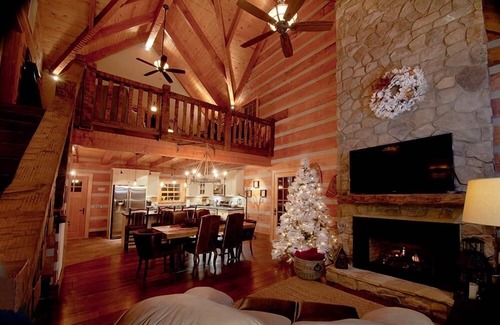 Springfield Cottage | Caspian Cottage - Secluded log cabin on 150 acres