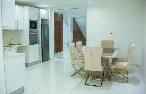 Luanda Villa | Cassenda Deluxe Villa