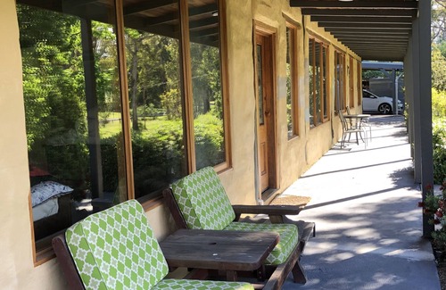 Castella House | Castella Country Retreat- Rustic Charm in the Heart of Yarra Valley Wine Country