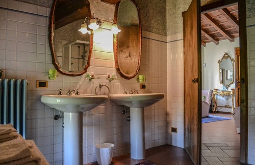 Cernusco Lombardone Bed & Breakfast | Castello di Cernusco Lombardone