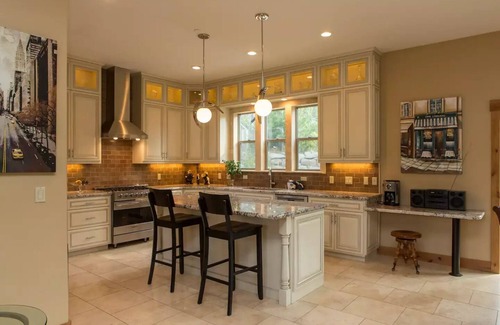 Mountain View Estates House | Castle-Cabin a Custom Vacation Home - Brand New.nn