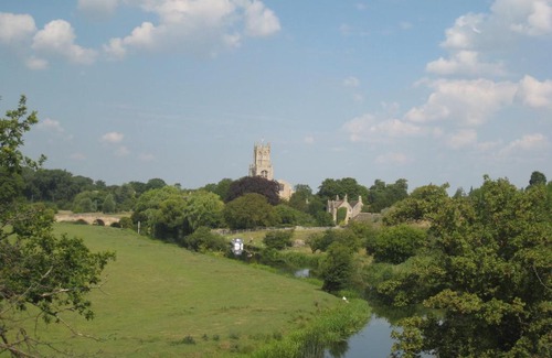 Fotheringhay House | Castle Farm Guest House