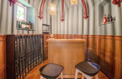 Ferrieres House | Castle in Ferrières with Pond Garden