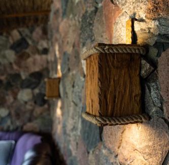 Pisz House | Cat Stone