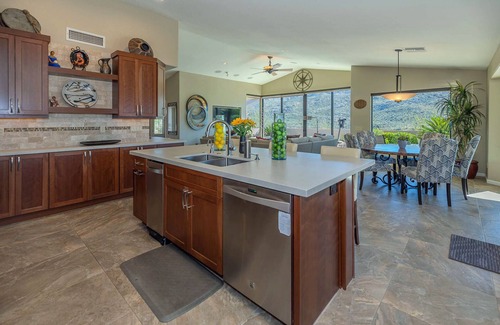 Saddlebrooke House | Catalina Mountain View and golf galore