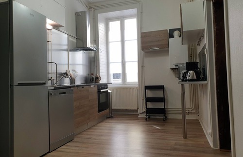 Centre Apartment | Cathedral Saint Vincent/Burgundy/max 8 p!