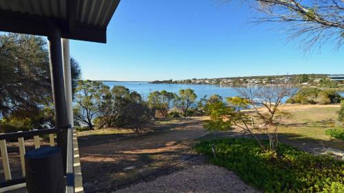 Lake Wangary House | CDC-625 Beach House incl.rear 2BR studio