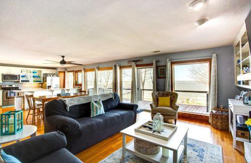 Gun Barrel City House | Cedar Creek Lakefront Vacation Rental with Pool