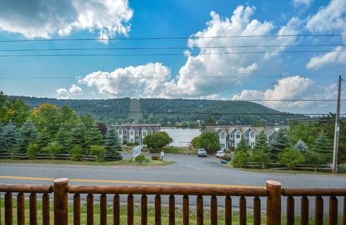 McHenry House | Cedar Shores Villa 12