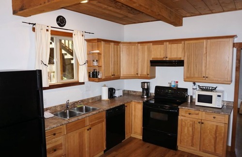 Tofino House | CedarView House, Tofino B.C.