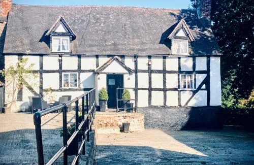 Church Stoke Bed & Breakfast | Cefn Farm