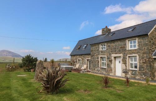 Rhyd-y-clafdy House | Cefnbron