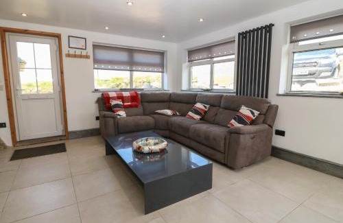 Rhyd-y-clafdy House | Cefnbron