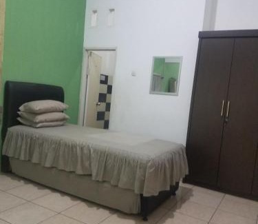 Gedongtataan House | Cendrawasih Syariah Homestay