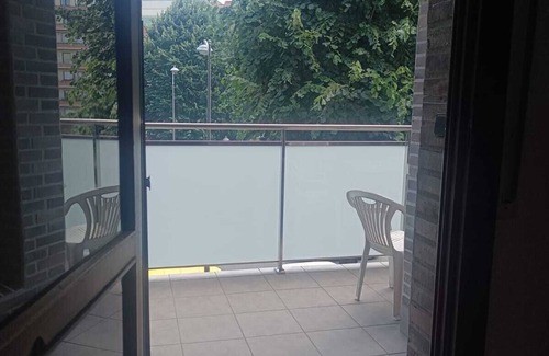 Basurtu Apartment | Center of Bilbao. Pets are allowed. Complete studio with balcony, ideal for couples