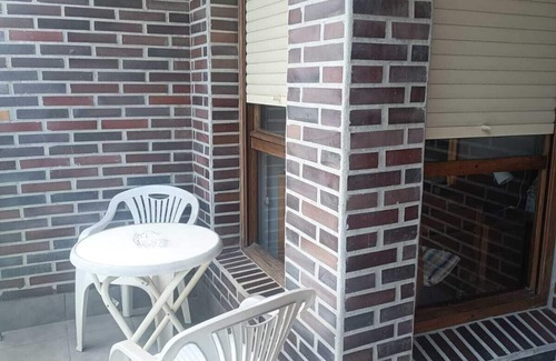 Basurtu Apartment | Center of Bilbao. Pets are allowed. Complete studio with balcony, ideal for couples