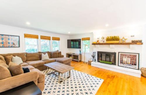 East Sandwich House | Central A C Home Office & Gym EV Charger