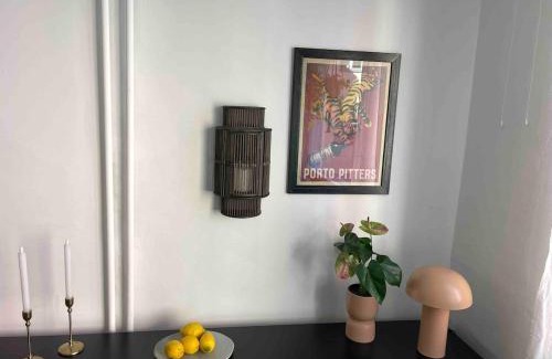 Punavuori Apartment | Central and Hip w King Bed, 50m tram and bus, Netflix