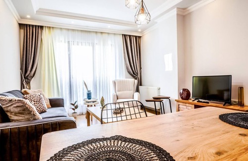 Atasehir Apartment | Central and Spacious Flat in Istanbul Atasehir
